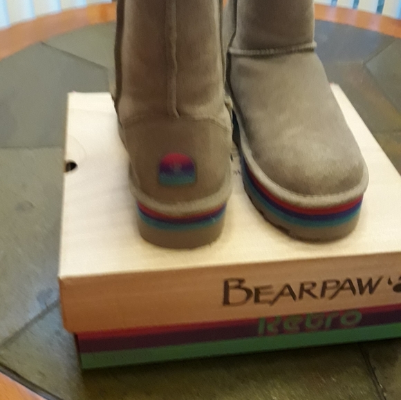 Bearpaw Retro Boots - Picture 3 of 4